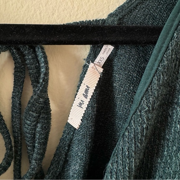 ✨ Francesca's Mi Ami Open Back Wrap Green Sweater Dress - Picture 5 of 12